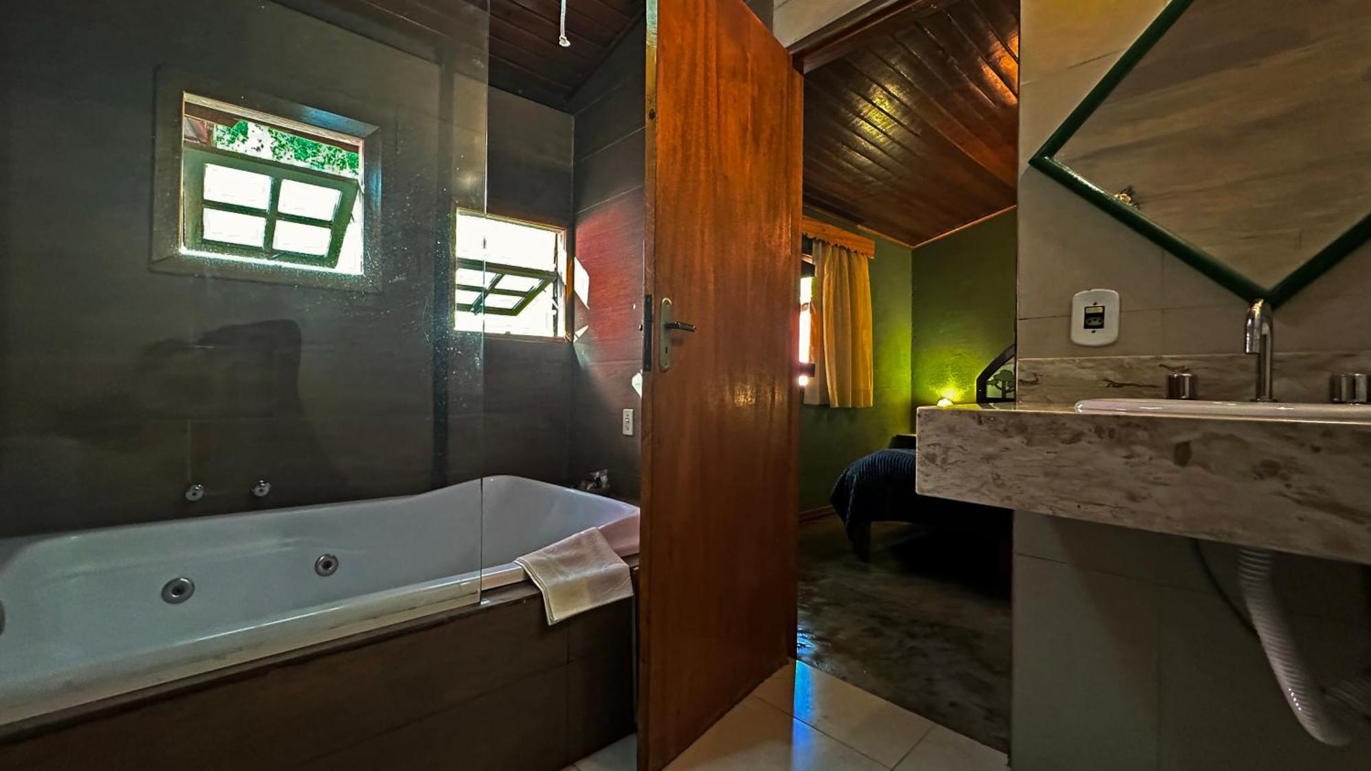 Alive Eco Hut Pousada Монті-Верді Екстер'єр фото